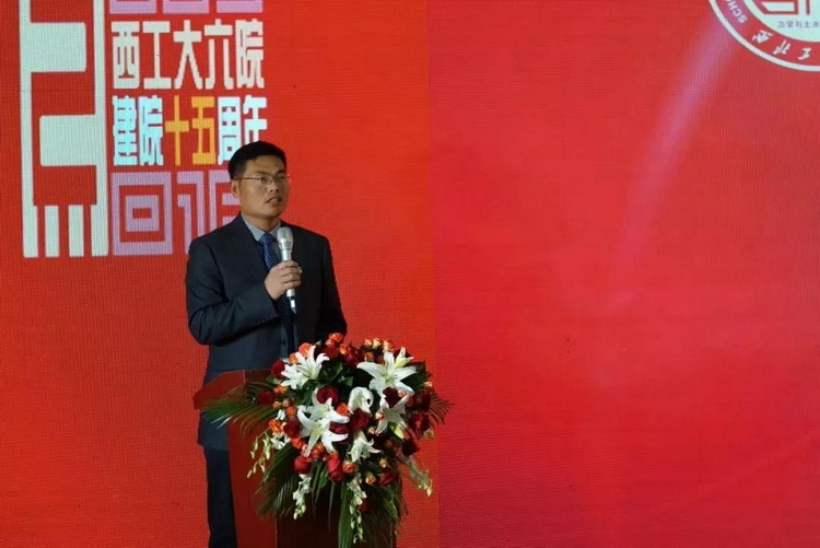 5bc5b46b19bd8.jpg 444.jpg